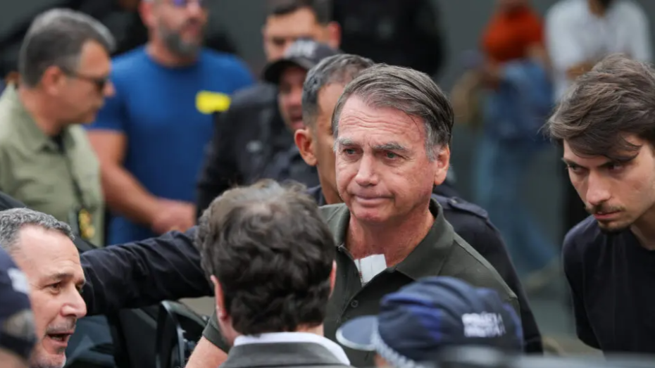 Imagem de Senadores aliados vão à Papuda antes de possível ida de Bolsonaro