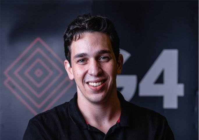 Imagem de Microfone Aberto: especialista fala sobre a importância das redes sociais para o comércio atual