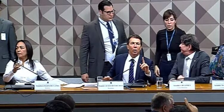 Imagem de Arthur Maia é eleito presidente da CPMI do 8 de Janeiro; Eliziane Gama foi eleita como relatora