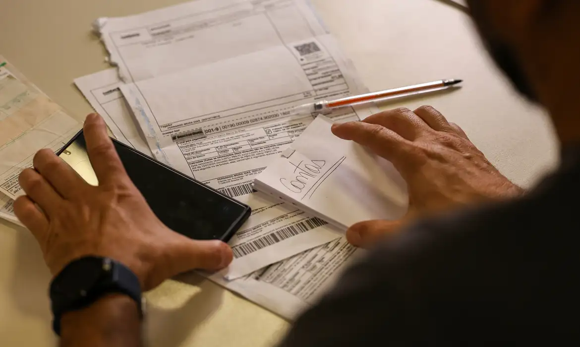 Imagem de Salário mínimo de R$ 1.621 começa a ser pago nesta segunda-feira