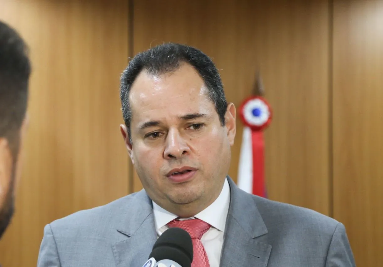 Imagem de “Fragilizado é Jerônimo que já enfrenta rumores de substituição porque sua candidatura não conseguiu se firmar”, diz Nelson Leal ao rebater Rosemberg Pinto