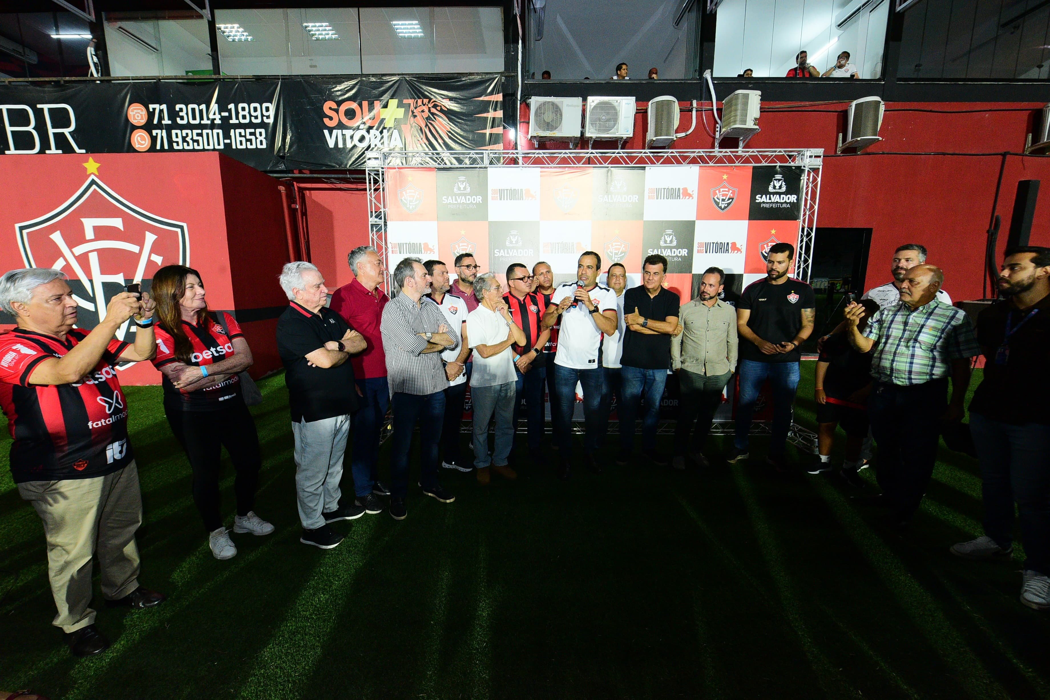 Imagem de Prefeitura entrega estacionamento do Parque Canabrava com 2 mil vagas e anuncia construção de nova via na região do Barradão