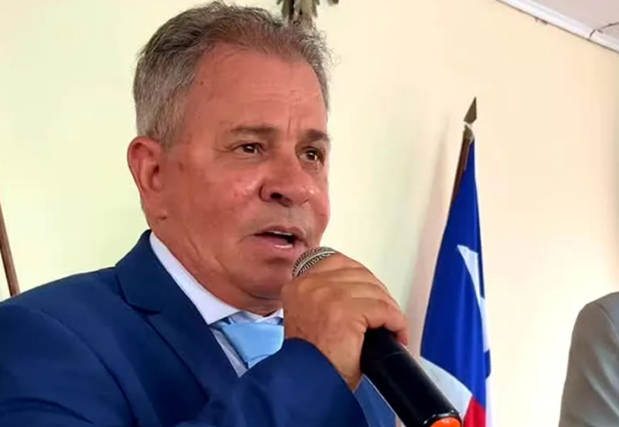 Imagem de Prefeito emprega filha, nora e sobrinhos em Dom Macedo Costa