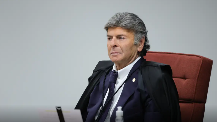 Imagem de Trama golpista Após Moraes e Dino, julgamento de Bolsonaro e outros 7 tem voto de Fux nesta quarta