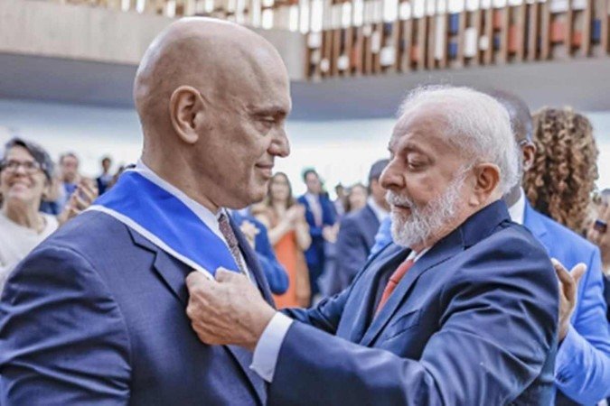 Imagem de Sem votos no Congresso, Lula diz que precisa do STF para governar