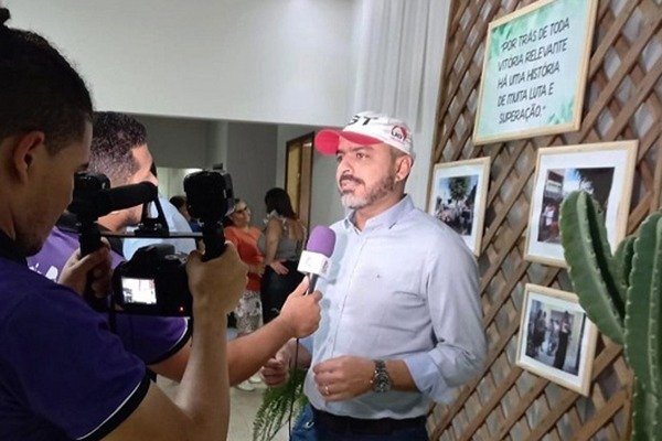 Imagem de Presidente da UGT-BA, Marcelo Carvalho participa de reunião com ministro Luiz Marinho em São Paulo