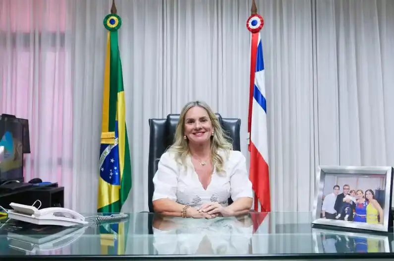 Imagem de Presidente da Alba recebe alta após ficar internada na UTI de hospital em Salvador