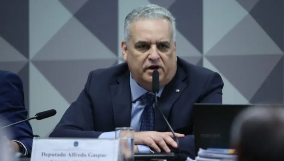 Imagem de “Mendonça tratorou a blindagem de Lulinha”, aponta relator da CPMI do INSS