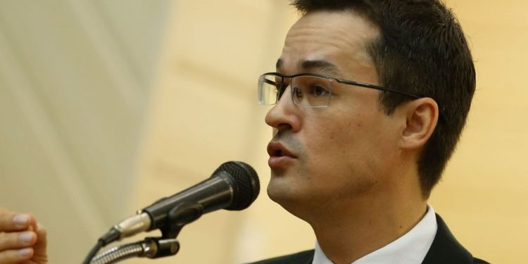 Imagem de Deltan Dallagnol: ‘Lava Jato nunca quis pegar políticos, mas, sim, criminosos’