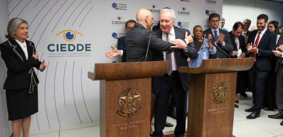 Imagem de Anatel diz a Moraes que irá usar poder de polícia para retirar sites e aplicativos do ar