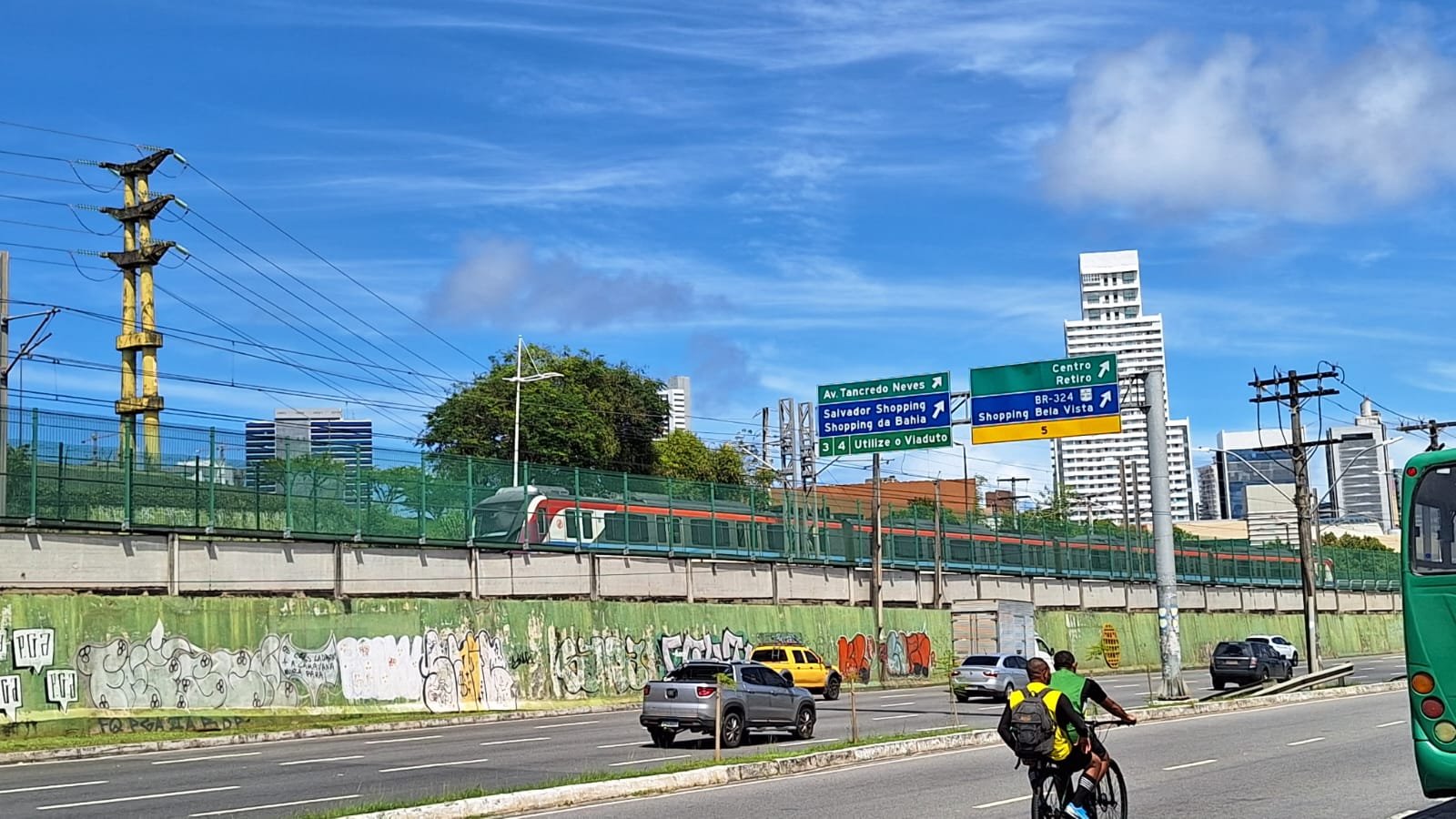 Imagem de Partes de Salvador e outras nove cidades baianas têm fornecimento de energia retomado após apagão