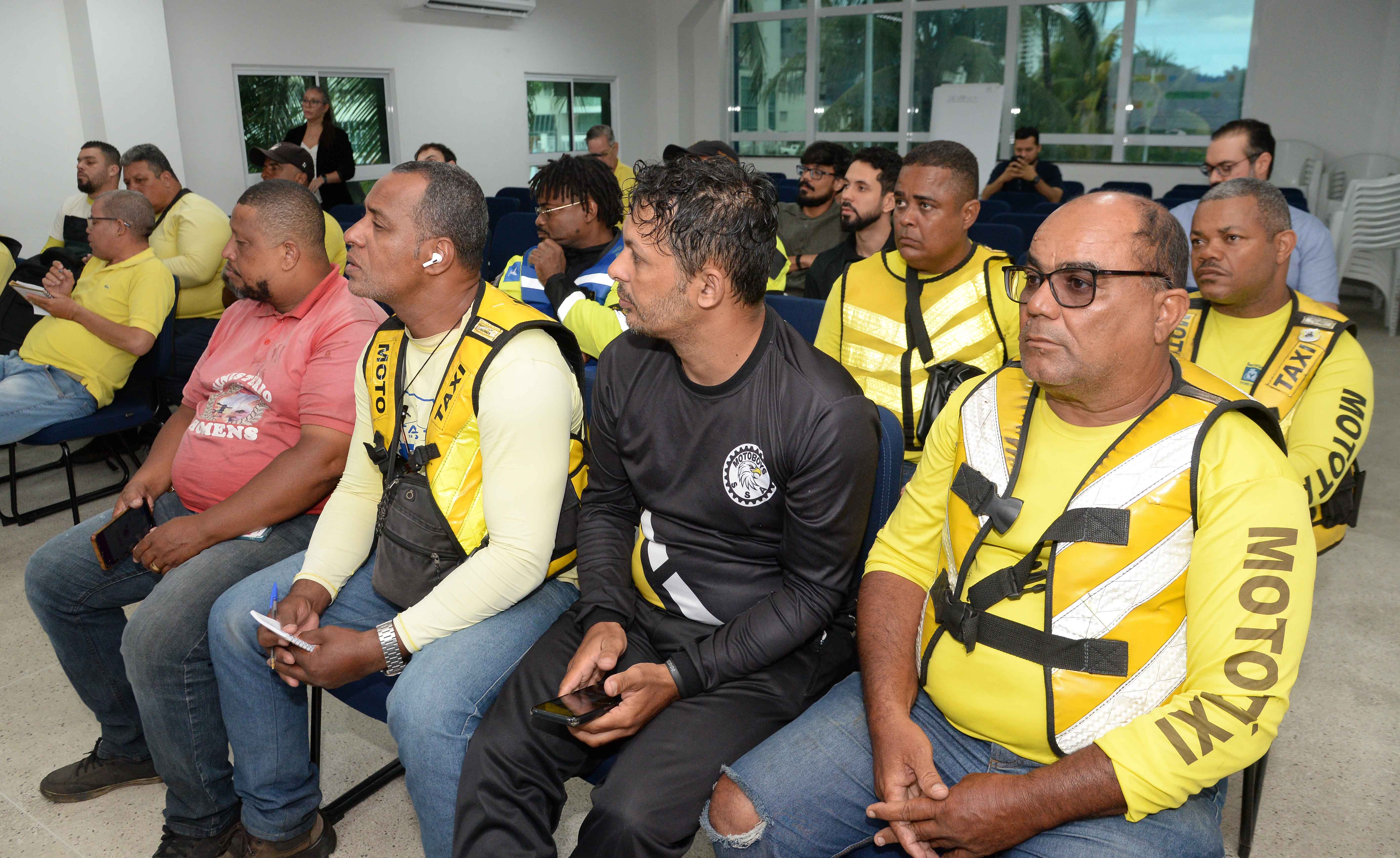 Imagem de Prefeitura realiza oficina com mototaxistas para construir novas políticas de mobilidade