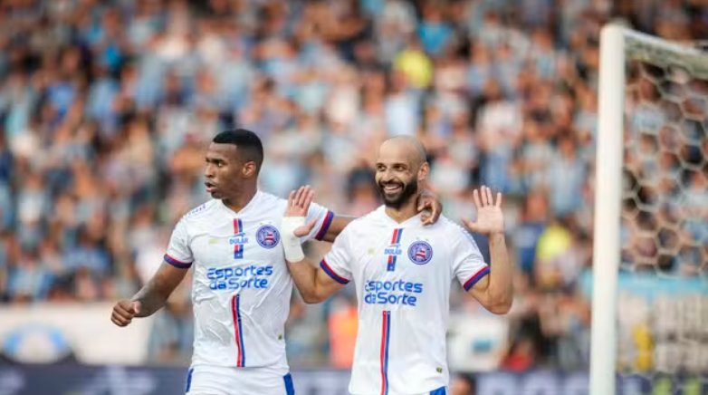 Imagem de Com dois de Thaciano, Bahia vence, dorme no G-6 e acaba com série invicta do Grêmio
