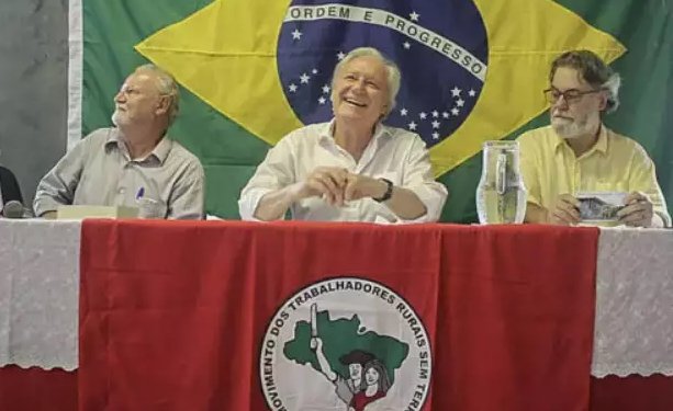 Imagem de Ministro do STF Ricardo Lewandowski participa de evento do MST