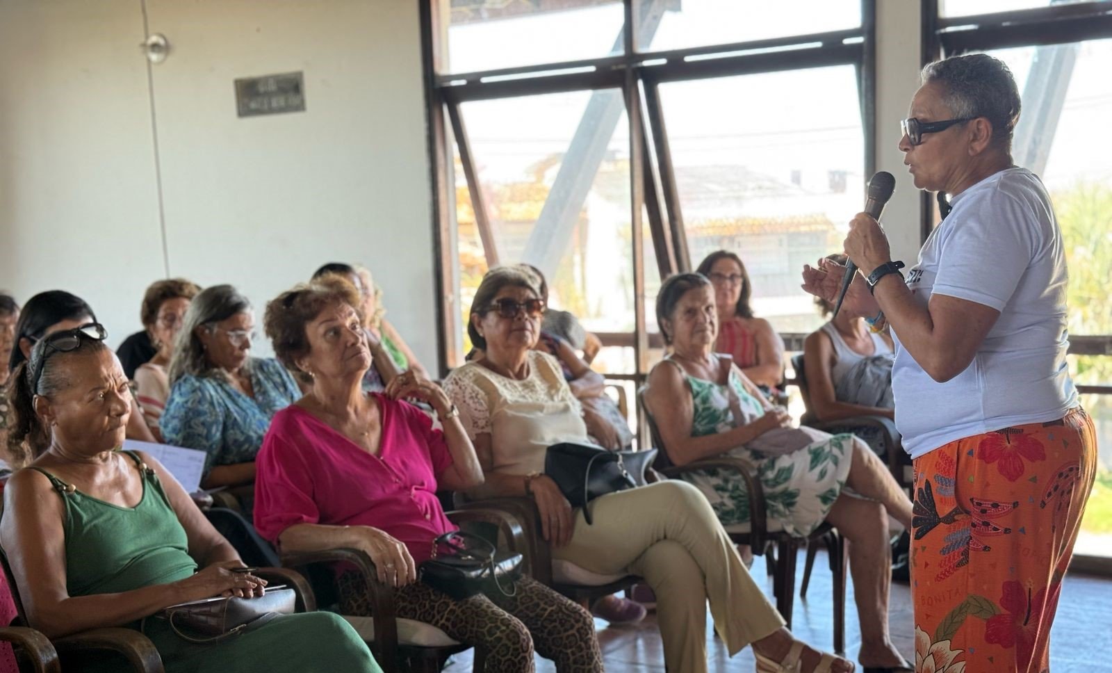 Imagem de Professores aposentados cobram inclusão no piso salarial durante Encontro Regional da ACEB, em Cachoeira-BA
