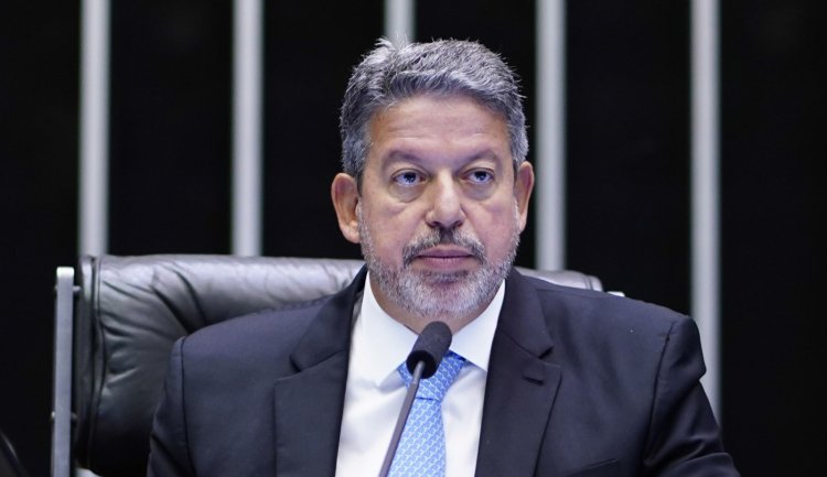 Imagem de Lira exonera ex-assessor em meio a investigação da PF sobre desvio de verbas do FNDE