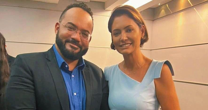 Imagem de Proposta por Leandro de Jesus, Michelle Bolsonaro irá receber Comenda Dois de Julho no próximo sábado em Salvador