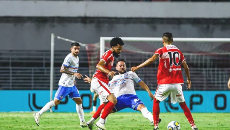 Imagem de Bahia bate o CRB em Maceió e assume a liderança do Grupo B