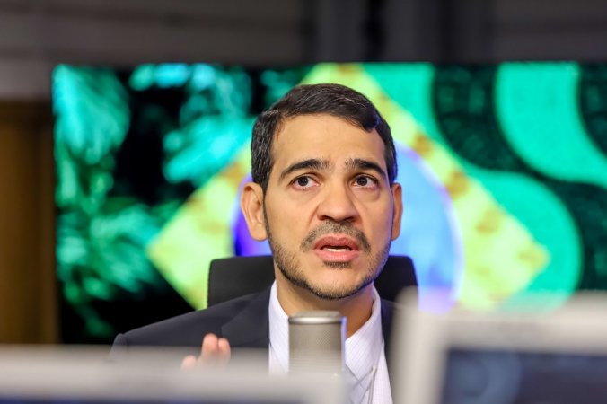 Imagem de Ministro informa que Polícia Federal iniciará investigação minuciosa sobre explosões na Praça dos Três Poderes