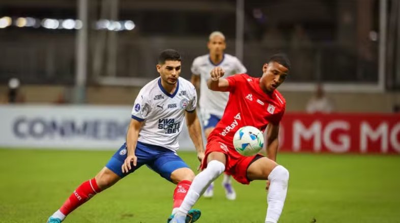 Imagem de Bahia não sai do zero com o América de Cali em jogo de duas expulsões