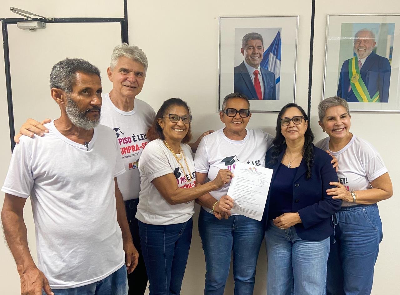 Imagem de Professores protocolam propostas sobre valorização dos profissionais da educação junto à SERIN