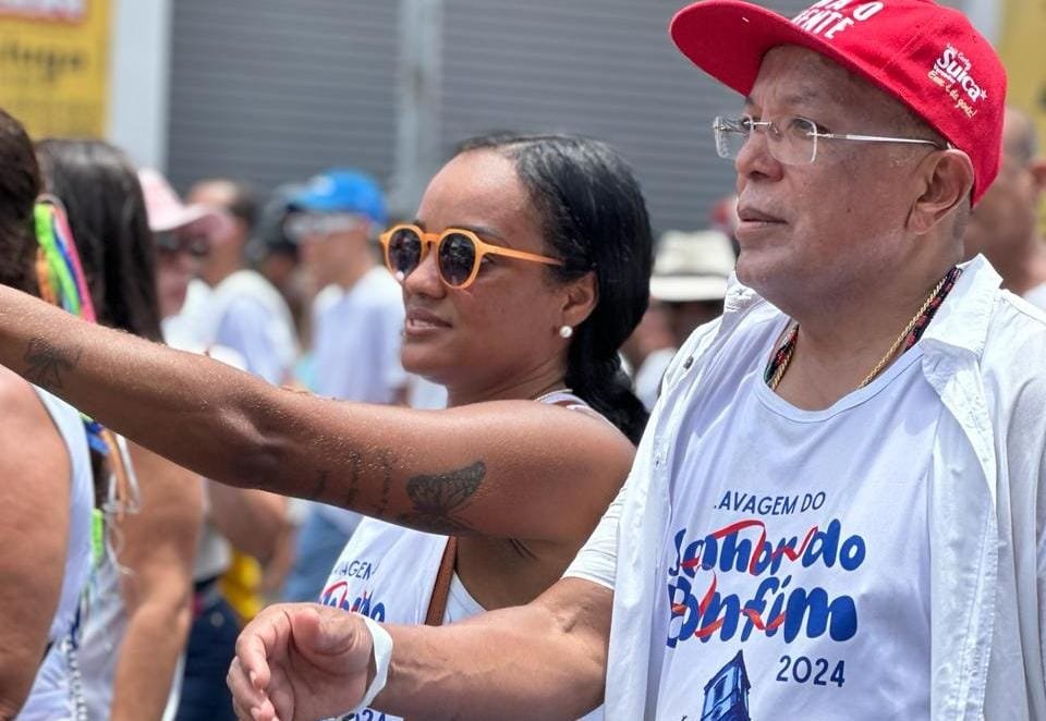 Imagem de Projetos de Suíca que troca nome de praça para Maria Felipa e garante doulas em partos são sancionados pelo Executivo