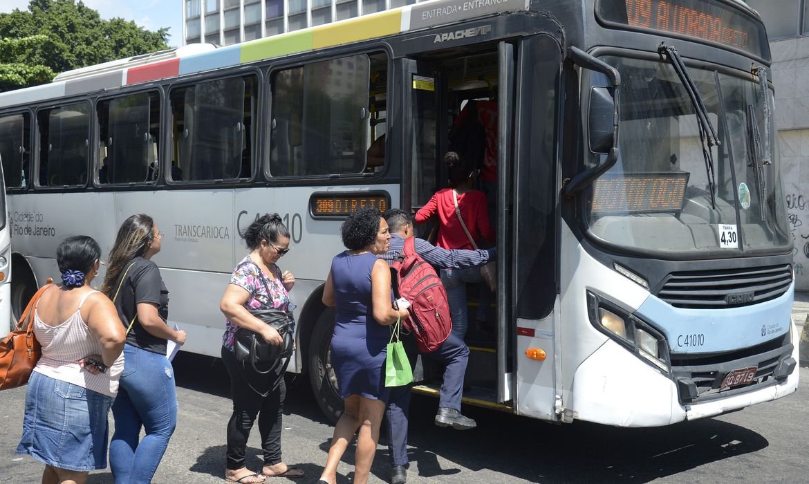 Imagem de Menor preço faria mais brasileiros usarem transporte público, diz CNI