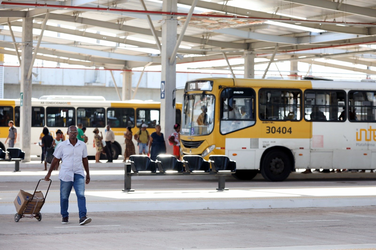 Imagem de Com terminal de ônibus integrado, estação de metrô de Águas Claras amplia a mobilidade entre a capital e a RMS