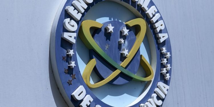 Imagem de Abin confirma uso de programa para monitorar localização de pessoas