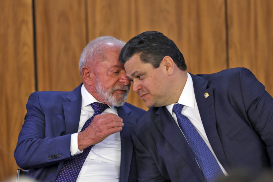 Imagem de Correios viram moeda de troca em acerto entre Lula e Alcolumbre por vaga no STF