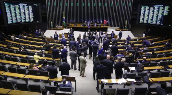 Imagem de Câmara aprova projeto que amplia número de deputados federais