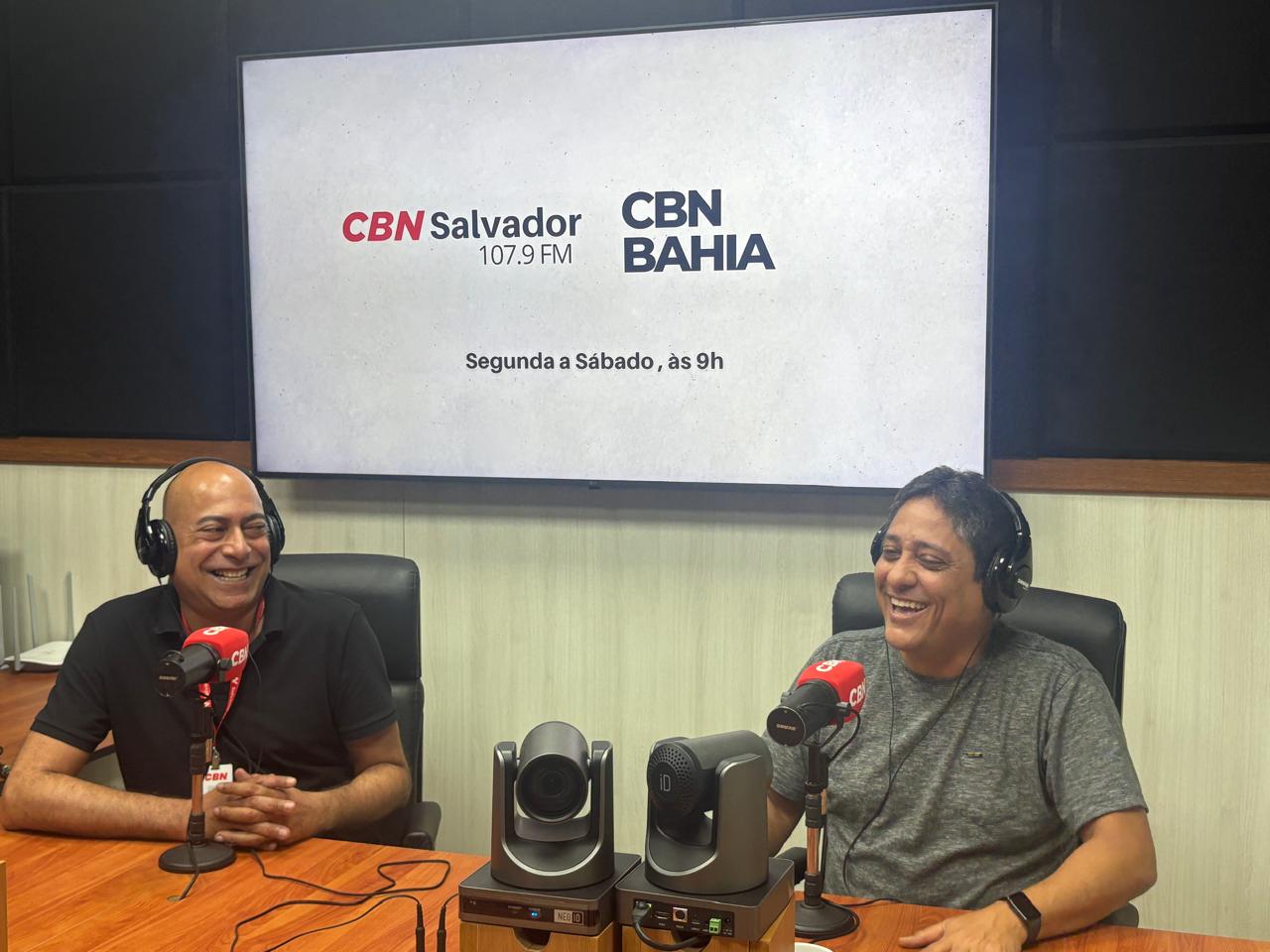 Imagem de CBN Salvador se destaca no jornalismo baiano com premiações a André Spínola e Evilásio Júnior