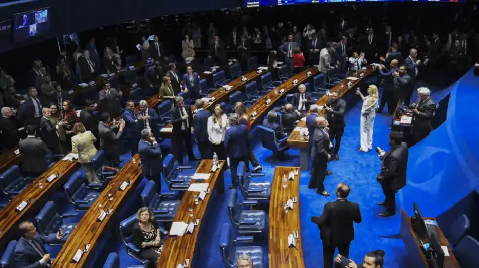 Imagem de Senado aprova projeto que reduz benefícios fiscais e aumenta tributos
