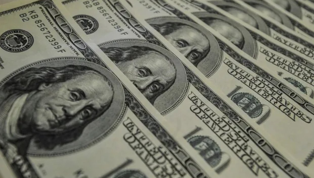 Imagem de Dólar aproxima-se de R$ 5,17 e fecha no maior valor desde março