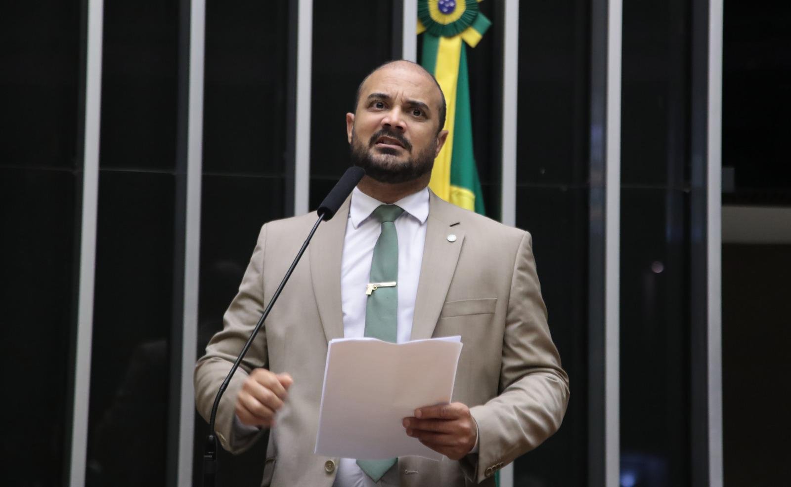 Imagem de Capitão Alden pede CPI para investigar compra de respiradores na gestão Rui Costa