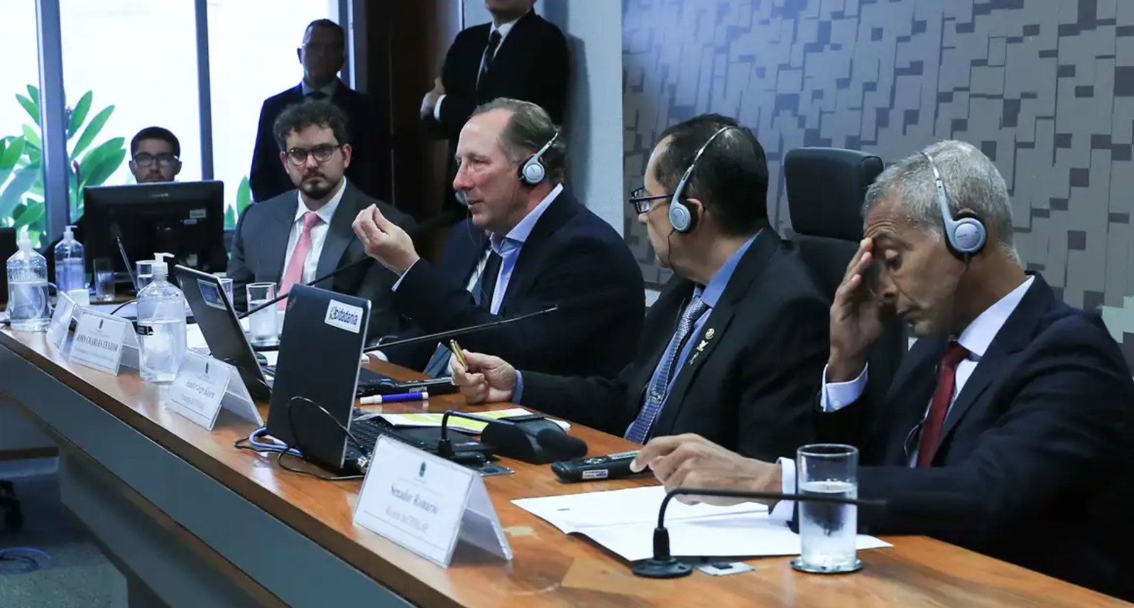 Imagem de Em CPI, dono do Botafogo fala sobre supostas manipulações de jogos