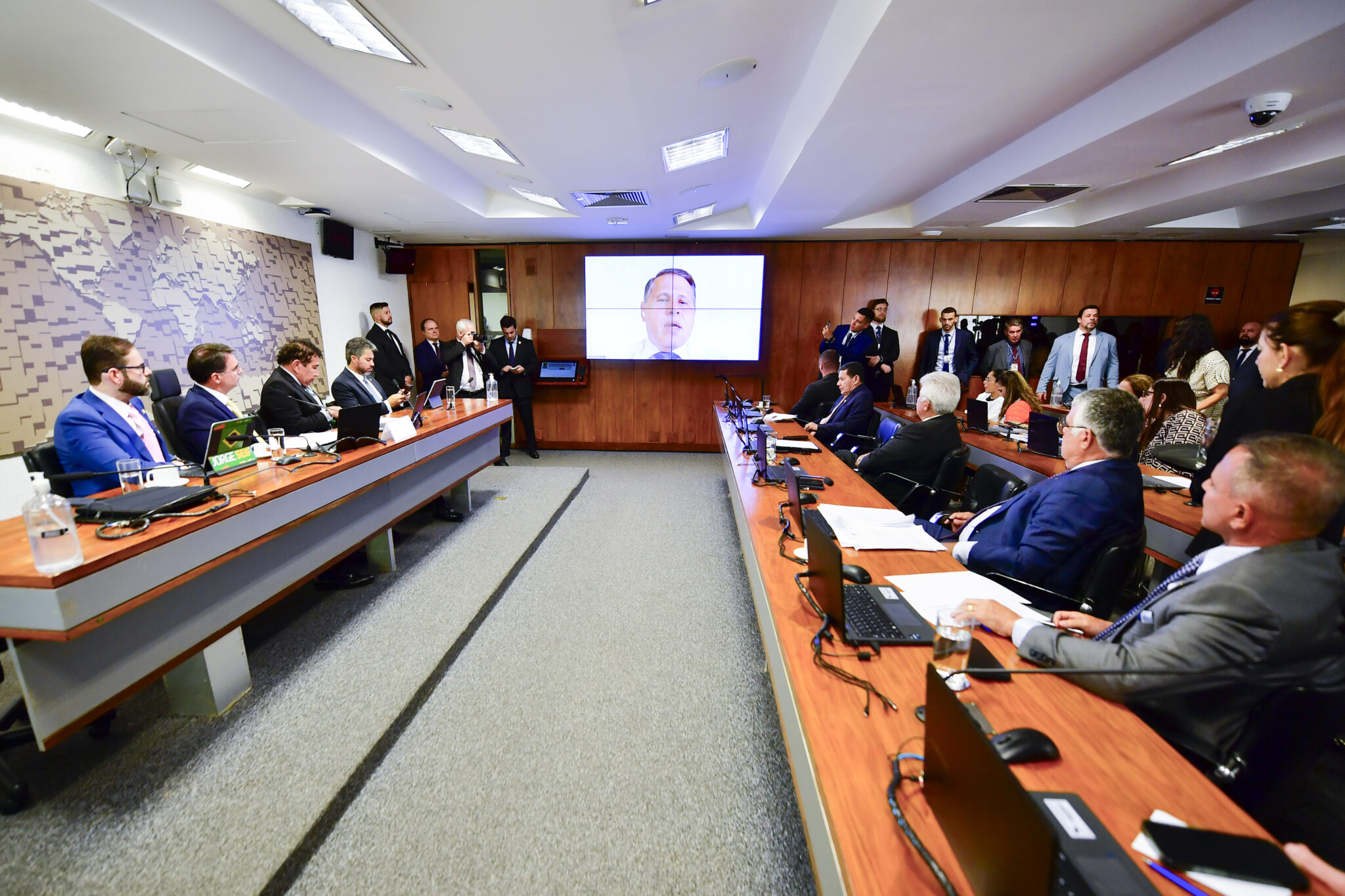 Imagem de Oposição no Senado Pede Proteção na Itália para Ex-assessor de Moraes