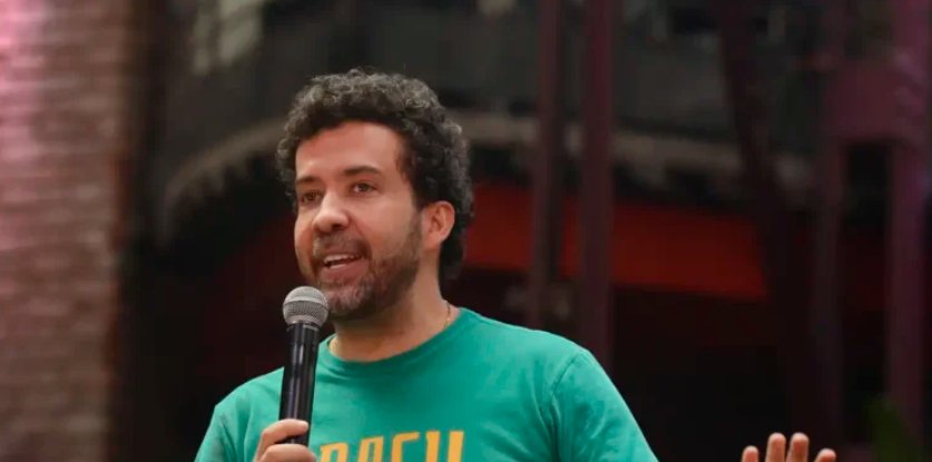 Imagem de ‘Vaquinha do Janones’: Novo áudio revela pedido de R$ 200 mil do deputado a assessores para financiar campanha