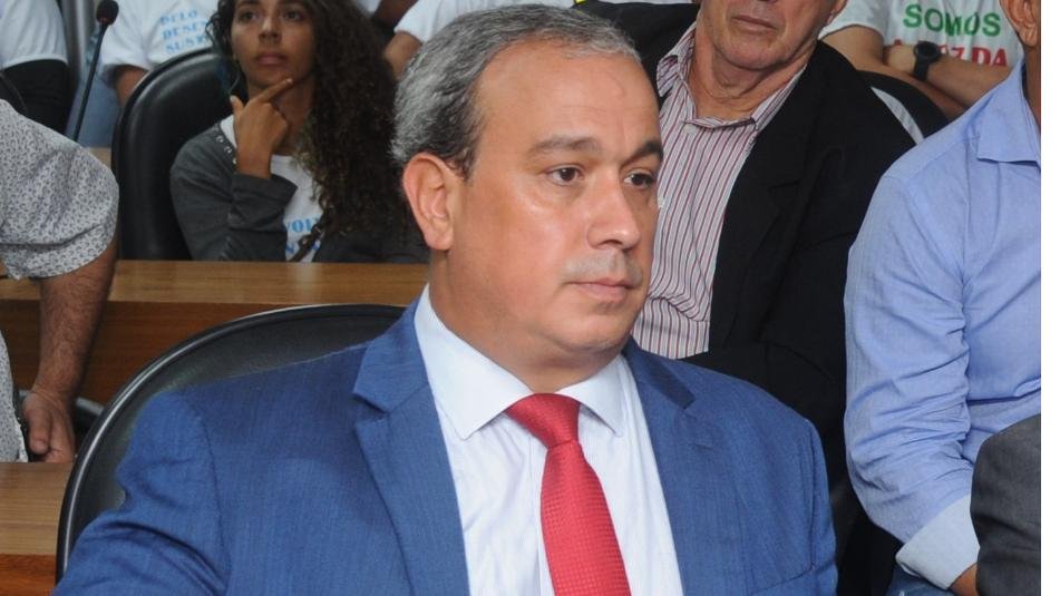 Imagem de Projeto de Vitor Azevedo assegura prioridade de matrícula a estudantes autistas na rede pública de ensino