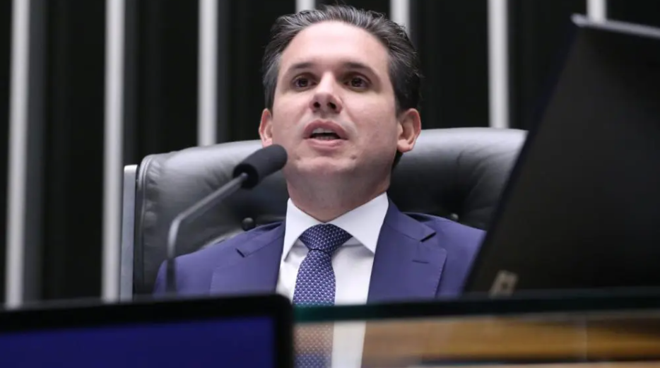 Imagem de Cassação de Ramagem e Eduardo Bolsonaro repercute no mundo político: “submissão” ao STF
