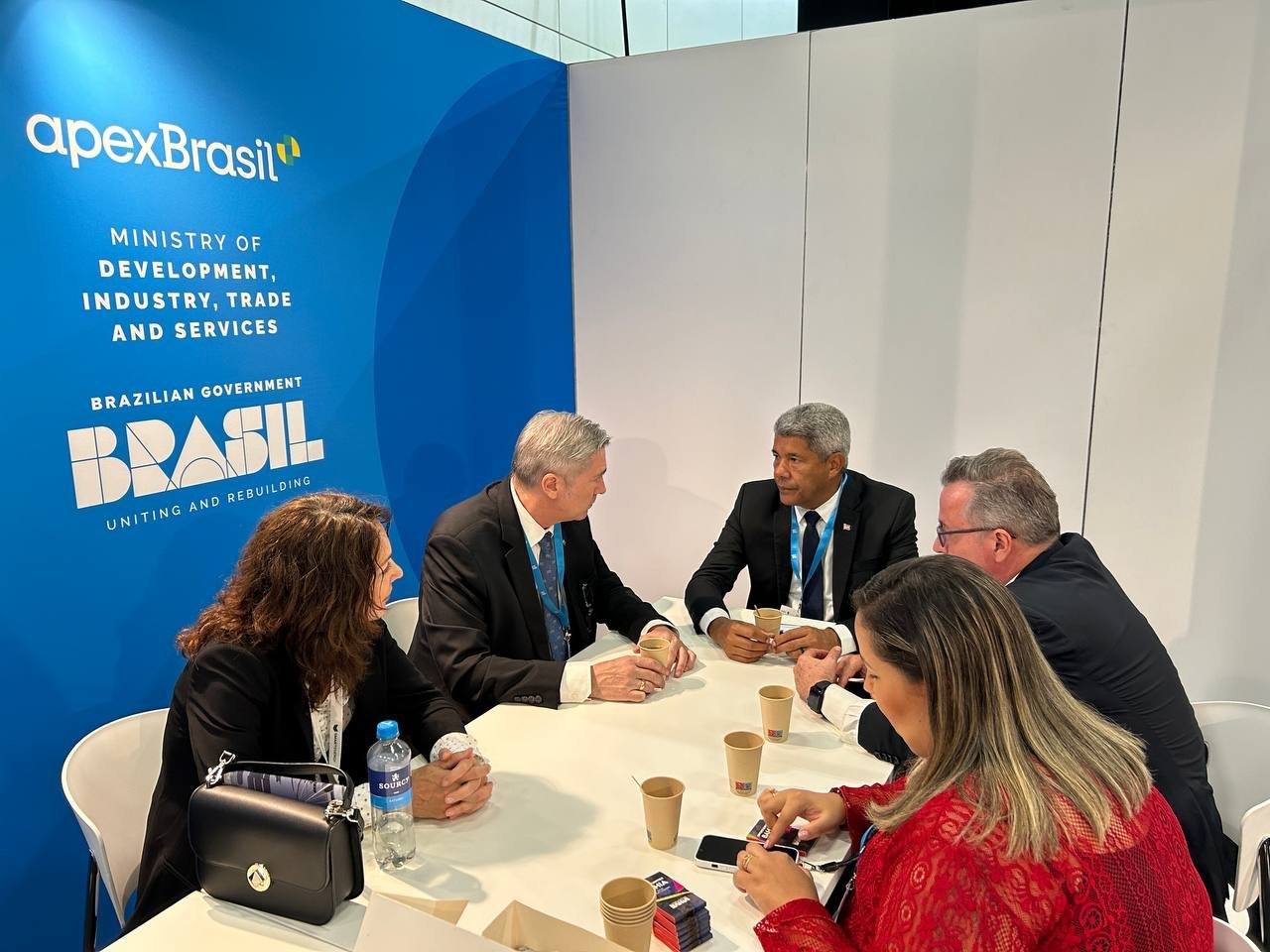 Imagem de Jerônimo leva potencial energético da Bahia para maior evento do mundo sobre hidrogênio verde