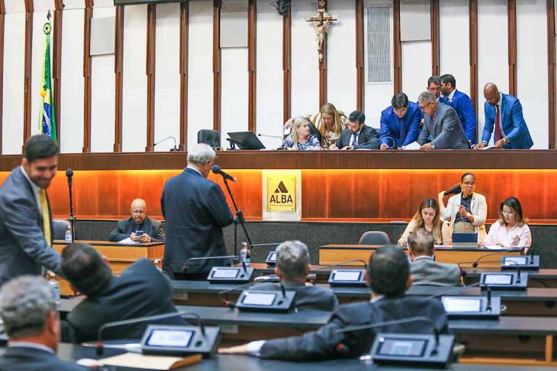 Imagem de Assembleia Legislativa LBA aprova projeto de lei que reorganiza o Planserv e mais seis matérias