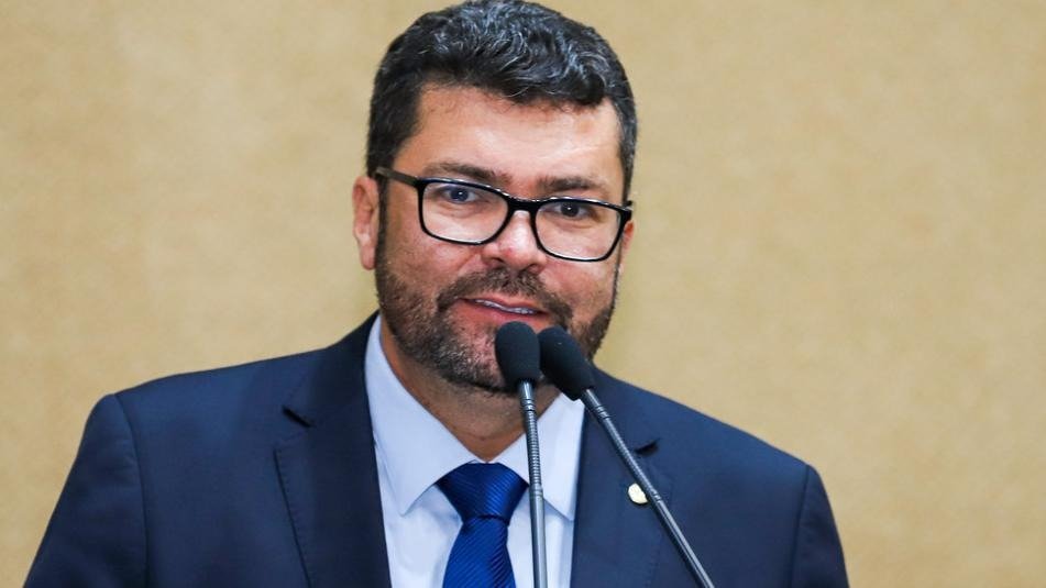 Imagem de Marcinho Oliveira pede ajuda aos governos estadual e federal para enfrentar problemas ocasionados por chuvas em Santaluz