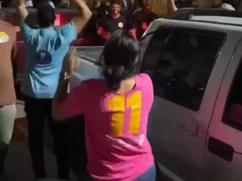 Imagem de Candeias: Marivalda e Tonha são alvo de ato intimidatório promovido por grupo ligado à primeira-dama 