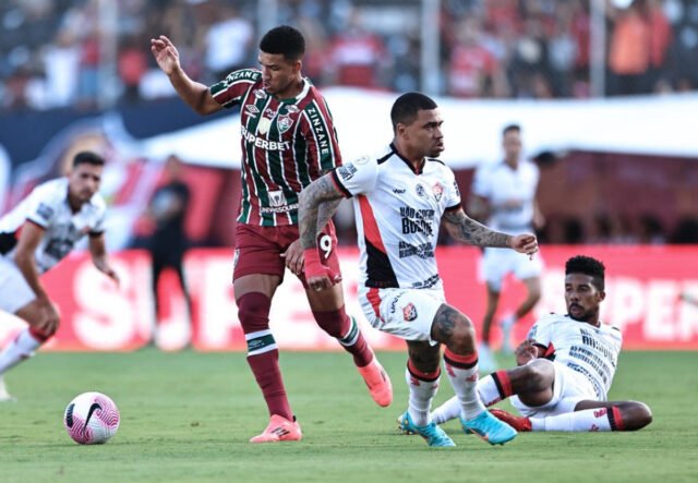 Imagem de Vitória vence o Fluminense no Barradão e se afasta do Z-4