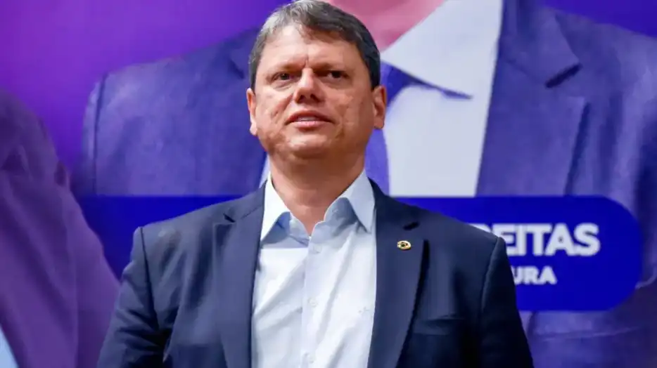 Imagem de “Troca o CEO que o Brasil volta a funcionar”, diz Tarcísio