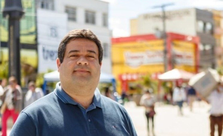 Imagem de Após vistoria apontar incapacidade de empresa por vestuário de hospital, Ivan Cordeiro questiona contrato e situação da Saúde em Conquista