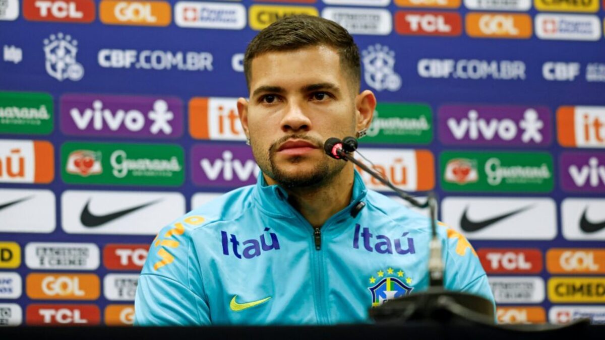 Imagem de Bruno Guimarães sente dores no joelho e preocupa Seleção Brasileira às vésperas da Copa