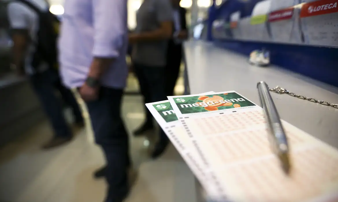 Imagem de Mega-Sena acumula e prêmio principal vai para R$ 8 milhões