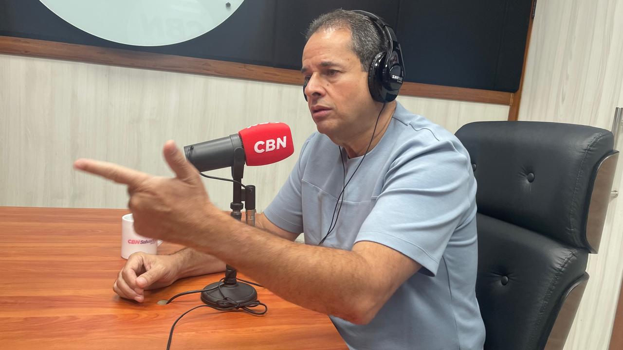 Imagem de Nelson Leal dispara contra Jerônimo, prevê troca de candidato e alerta para 'Estado falido'